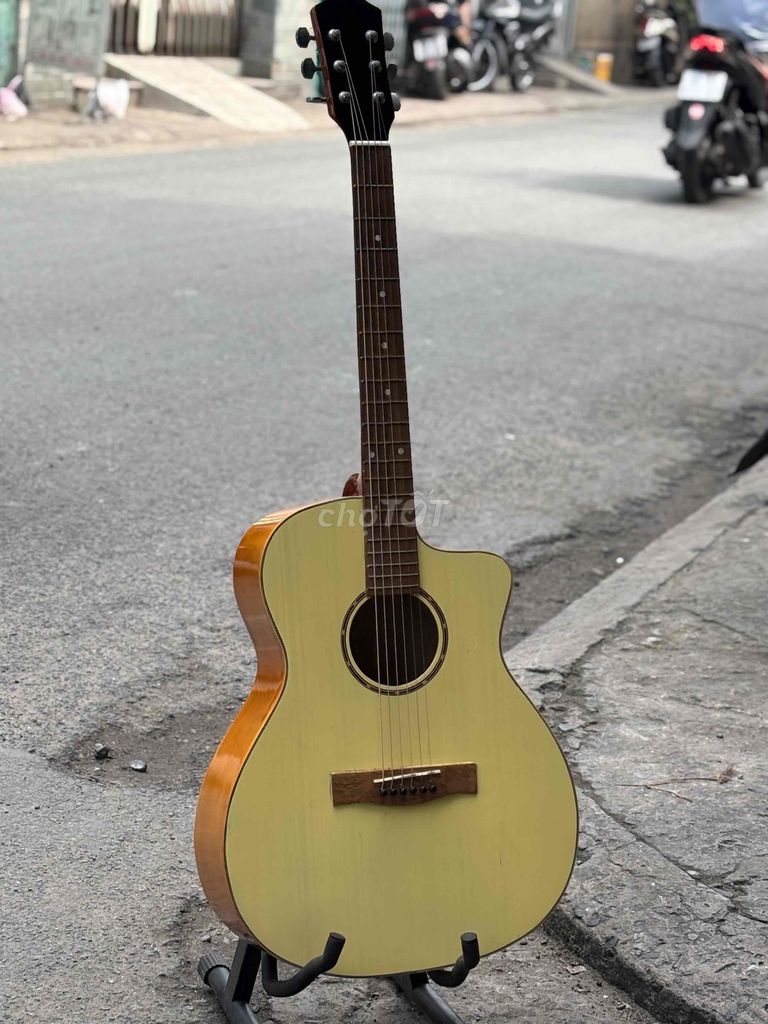 Đàn guitar hàng trưng bày mới 99%