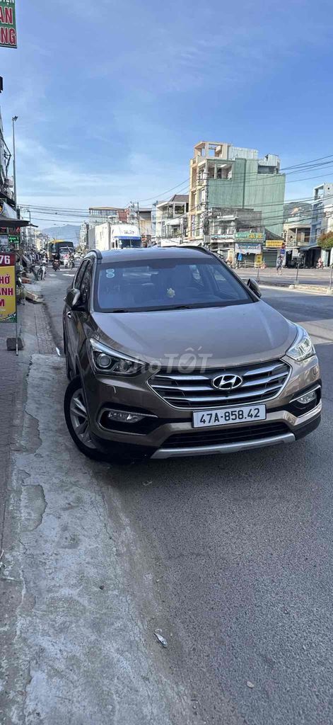 Hyundai Santa Fe 2016 2.2 AT 2WD - 145000 km. Mua bán Ô tô tại Huyện Ea Kar Đắk Lắk được đăng bởi Phạm Văn Tâm hình 2
