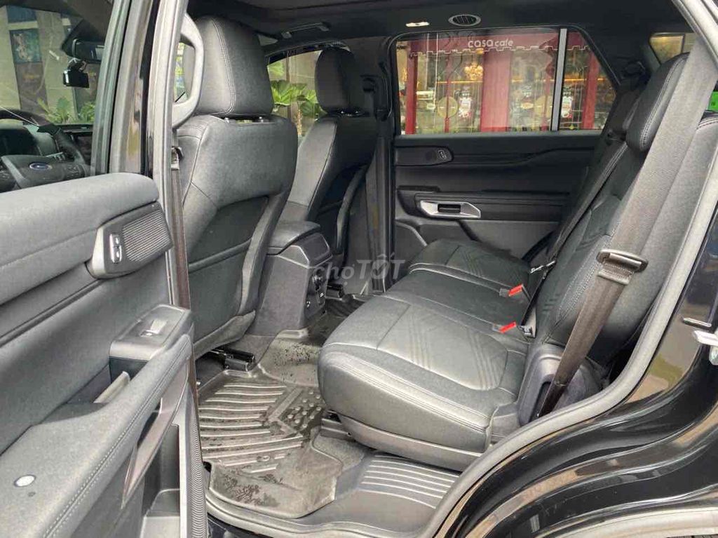 Ford Everest 2023 Titanium 2.0L 4x2 AT - 4500 km. Mua bán Ô tô tại Quận Tân Bình Tp Hồ Chí Minh được đăng bởi Sài Gòn Ford hình 14