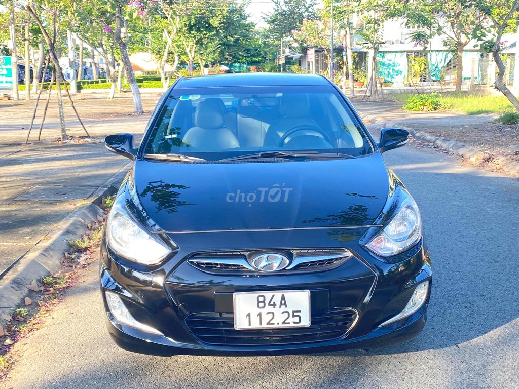 Hyundai Accent 2011 1.4 AT - 130000 km