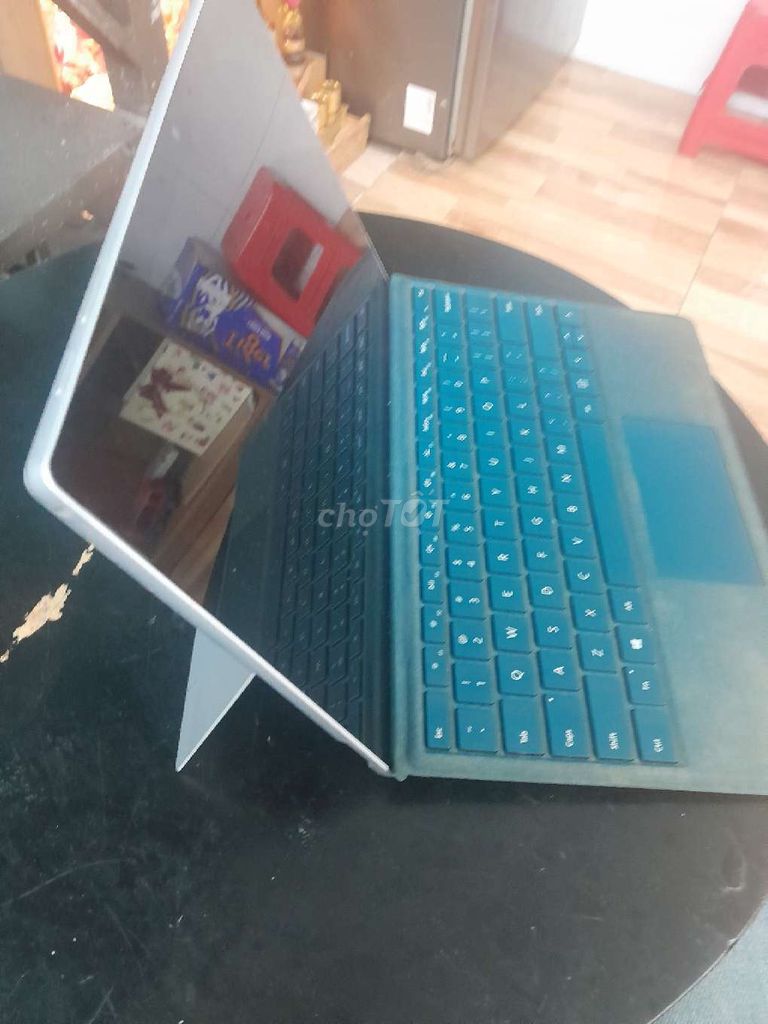 Microsoft Surface Pro 5 8GB/256GB. Mua bán Laptop tại Quận Gò Vấp Tp Hồ Chí Minh được đăng bởi Phú hình 1