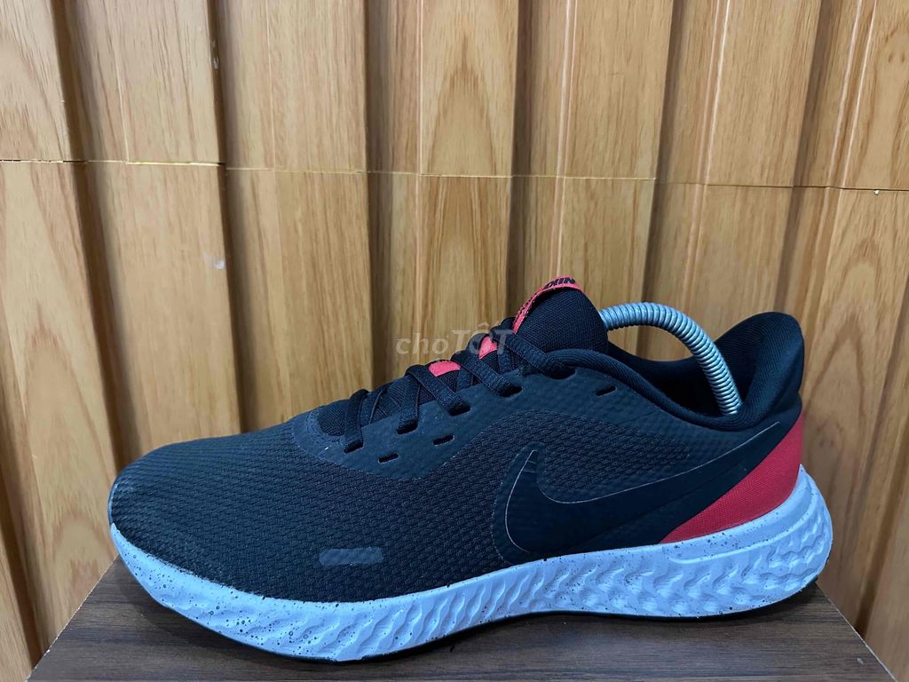 Giày Nike  chính hãng size 42.5 mới keng zin 98%