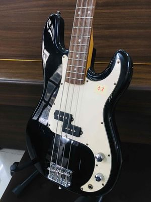 Guitar bass bãi Nhật