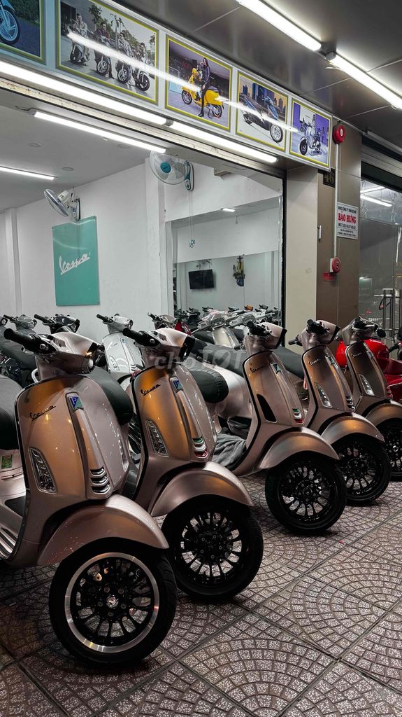 Vespa Sprint Vàng đồng TFT & Hồng Poecher. Mua bán Xe máy tại Quận Phú Nhuận Tp Hồ Chí Minh được đăng bởi VESPA  PIAGGIO BẢO HƯNG Vespa cũ trả góp  hình 3