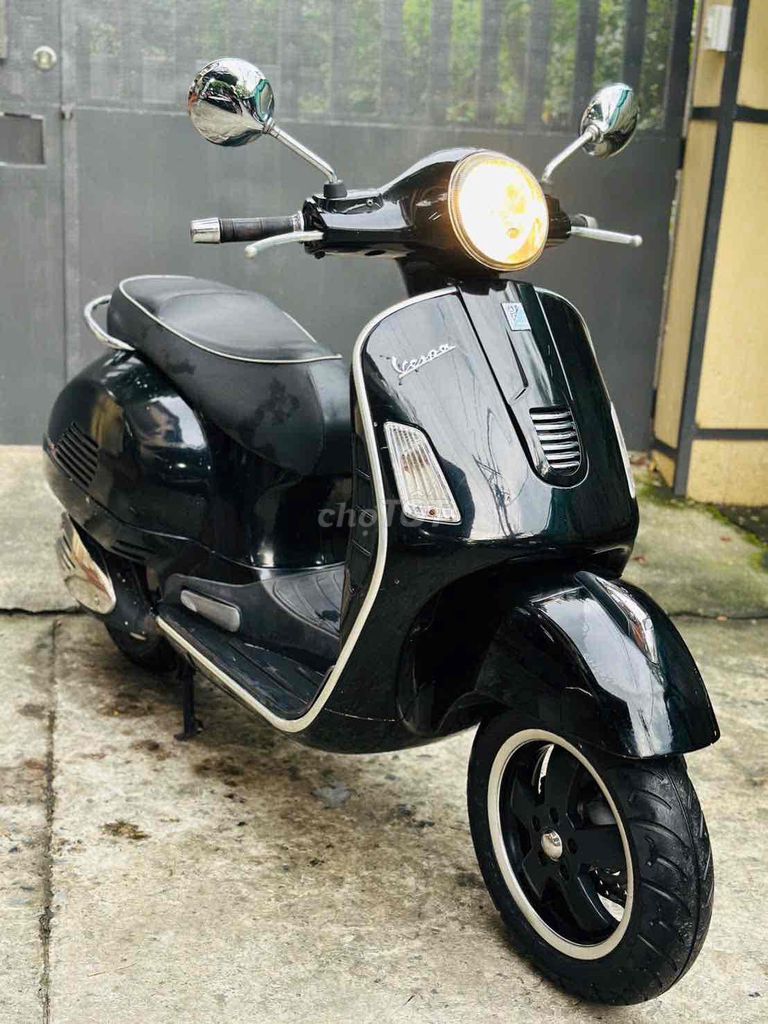 VESPA GTS 125CC SUPPER IE PHUN XĂNG ĐIỆN TỬ. Mua bán Xe máy tại Quận 12 Tp Hồ Chí Minh được đăng bởi Ta Thanh Thai hình 1