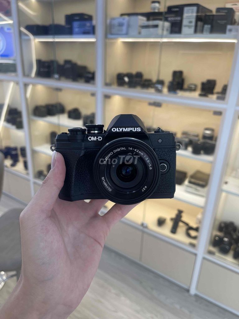 Máy ảnh Olympus E-M10 Mark III Đen Đã sử dụng. Mua bán Máy ảnh, Máy quay tại Quận Phú Nhuận Tp Hồ Chí Minh được đăng bởi Lưu Tuấn Phát hình 1