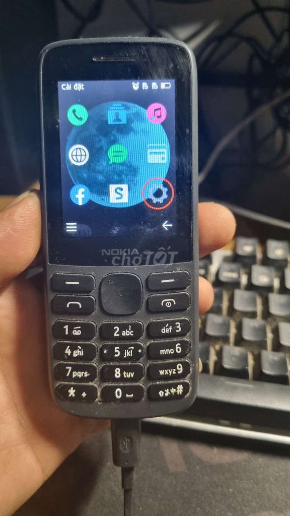 Điện thoại Nokia 215 4G nghe gọi