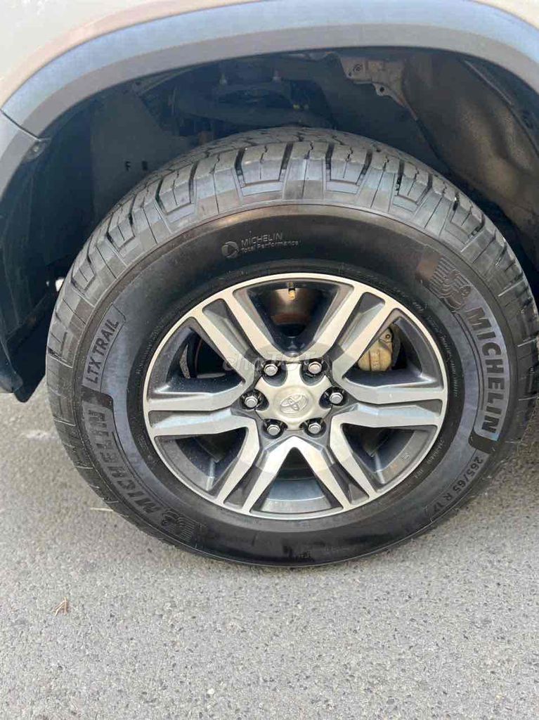 Toyota Fortuner 2019 2.7V 4x2 AT - 100000 km. Mua bán Ô tô tại Quận Tân Phú Tp Hồ Chí Minh được đăng bởi Huỳnh Thành hình 13