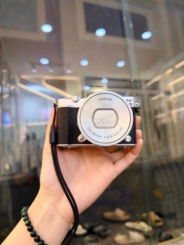 Máy ảnh Nikon J5 Bạc ống kính 10-30mm. Mua bán Máy ảnh, Máy quay tại Quận Phú Nhuận Tp Hồ Chí Minh được đăng bởi Khánh máy ảnh top 1 hình 1