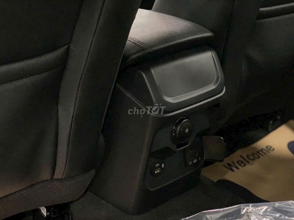 Ford Everest Titanium Bi-Turbo белый 10 км