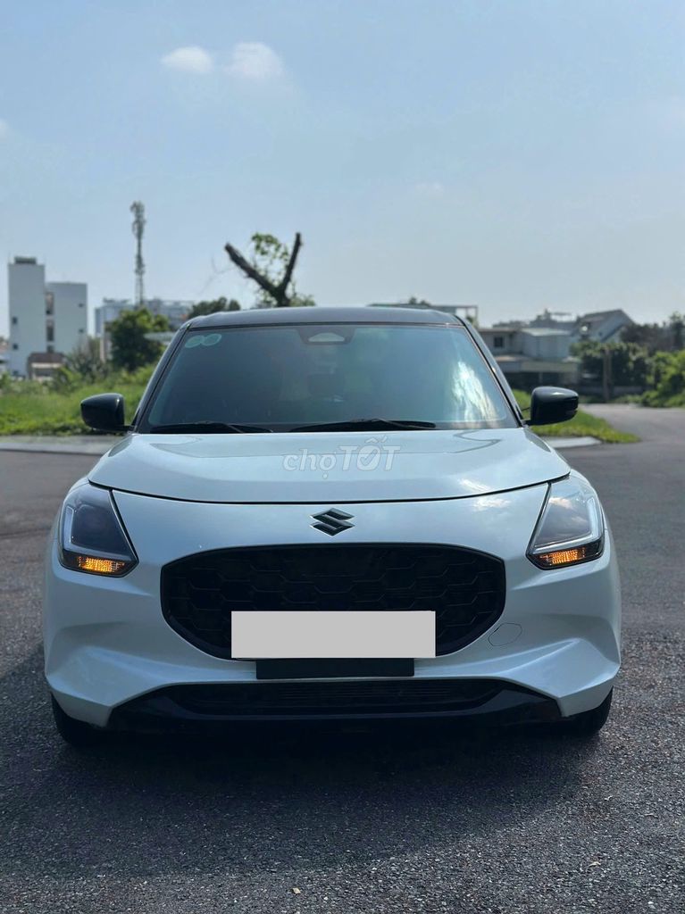 Suzuki Swift 2025 1.2CVT Hybrid Белый 8.000 км