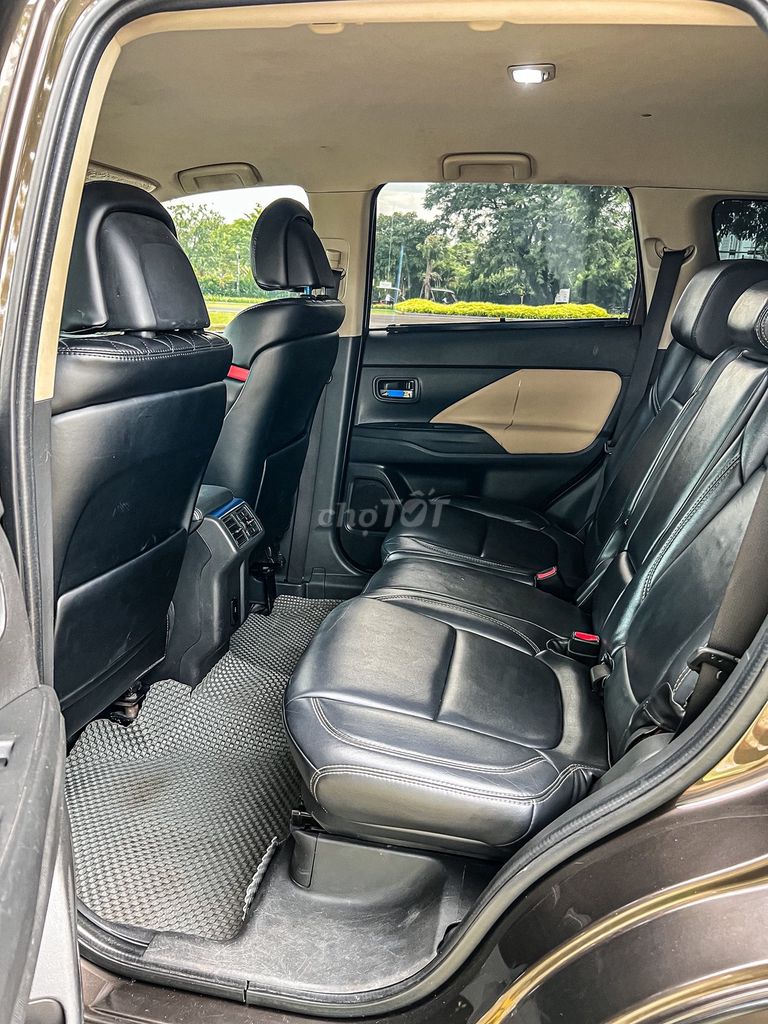 Outlander 2020 zin chính chủ. Mua bán Ô tô tại Quận 7 Tp Hồ Chí Minh được đăng bởi Lê Văn Đạt hình 9