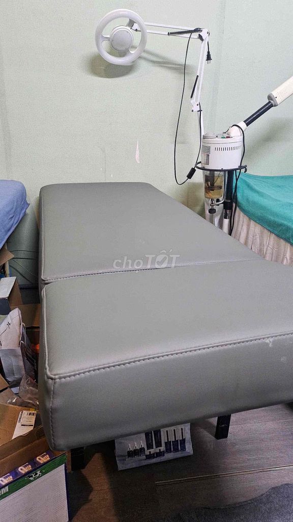 Giường spa chân sắt nệm da xám nâng đầu. Mua bán Đồ chuyên dụng, Giống nuôi trồng tại Quận Sơn Trà Đà Nẵng được đăng bởi HoanThy hình 1