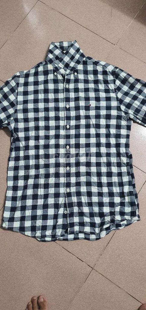Áo sơ mi Tommy Hilfiger Nam M kẻ caro đen trắng. Mua bán Quần áo tại Huyện Châu Phú An Giang được đăng bởi Thái hình 1