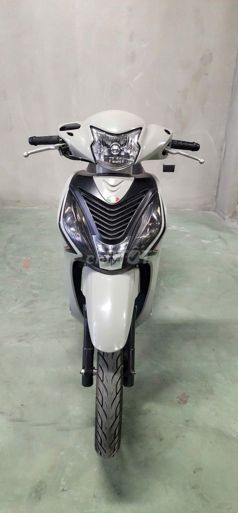 Honda Vision 2024 Xám xi măng 10.300 km. Mua bán Xe máy tại Quận Bắc Từ Liêm Hà Nội được đăng bởi iMotorbike Hà Nội hình 1