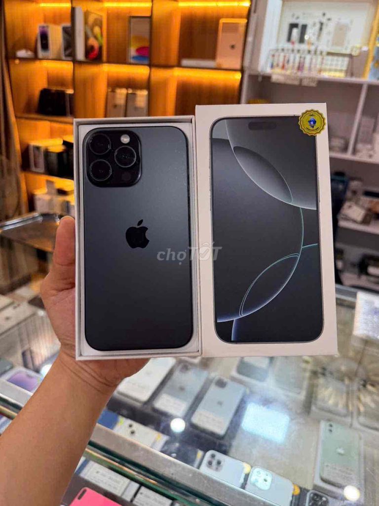 iPhone 16 Pro Max 256GB Titan Black 98.5%. Mua bán Điện thoại tại Thành phố Long Xuyên An Giang được đăng bởi Băng Apple  chuyên iphone hình 1