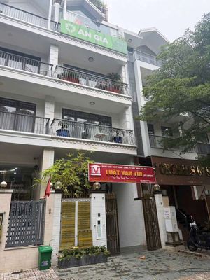 Rent · 5 bd · 100 м² · Quận 7, ул. Đường Nguyễn Thị Thập