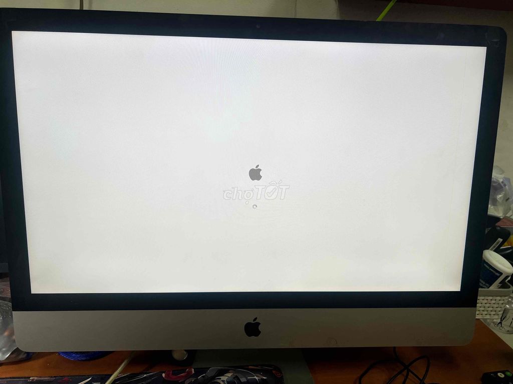 Imac 27” i5 8G ram 128G SSD đang bị Treo Táo !