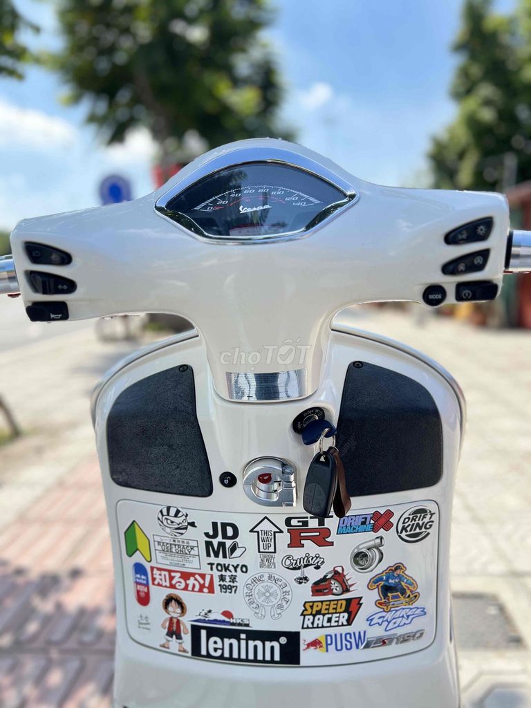 Cần bán vespa gts 150cc 2022 đẹp lướt. Mua bán Xe máy tại Quận Thanh Xuân Hà Nội được đăng bởi fb Minh Vương Smartphone Korea hình 5