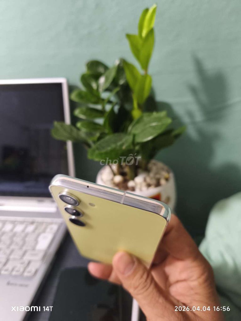 Samsung Galaxy S23 Vàng nhạt. Mua bán Điện thoại tại Thành phố Thủ Đức Tp Hồ Chí Minh được đăng bởi Nguyễn Long Hoàng hình 1