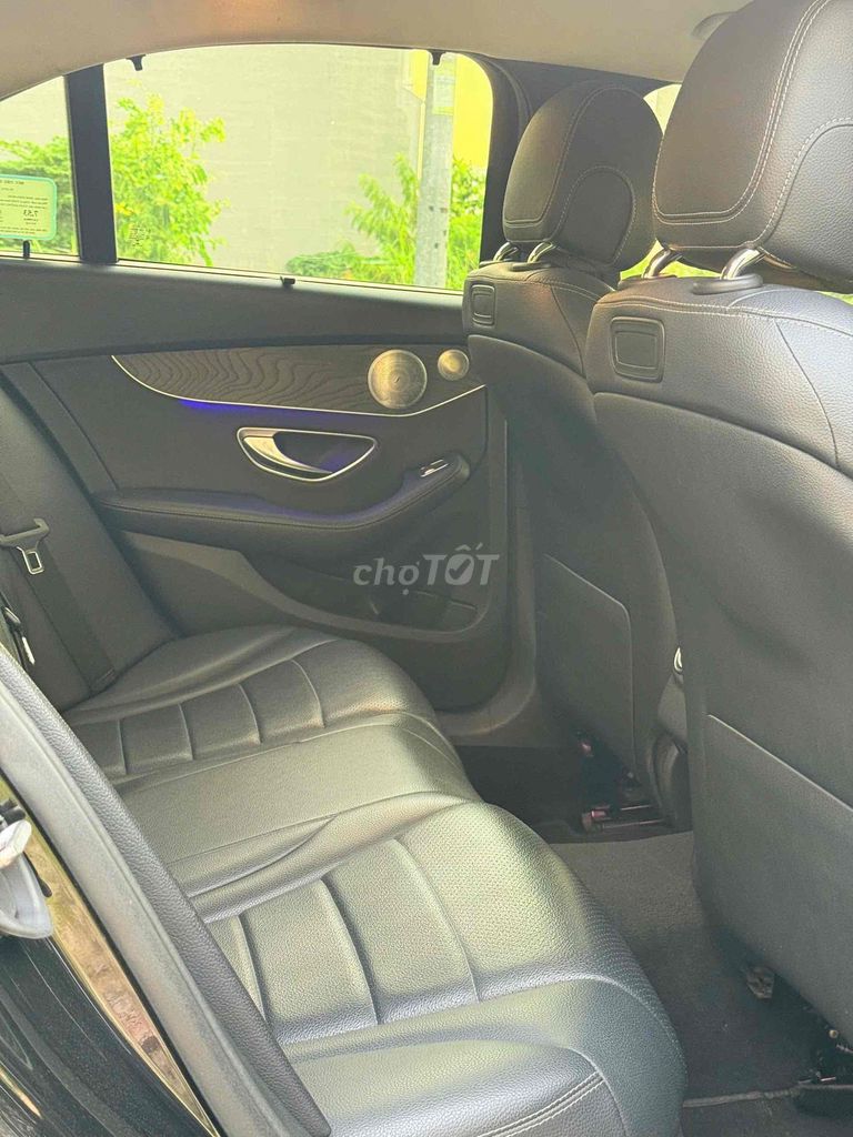 Mercedes Benz C200 Facelift Sản xuất 2019 Mẫu mới. Mua bán Ô tô tại Thành phố Dĩ An Bình Dương được đăng bởi Nguyễn Sơn Auto hình 10