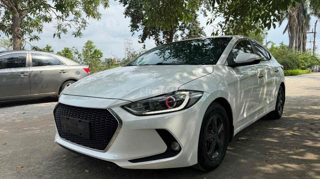 Hyundai Elantra 2019 1.6MT - 60000 km hỗ trợ bank. Mua bán Ô tô tại Huyện An Lão Hải Phòng được đăng bởi anh hình 2