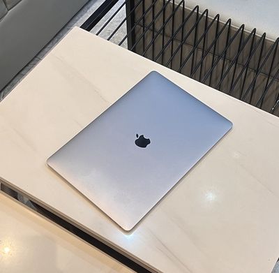 MacBook Pro 2016 15in Touchbar xám gray mới đẹp .