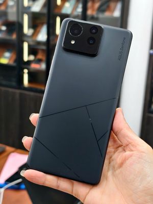 Asus Zenfone 11 Ultra bản quốc tế 12-256gb màu Đen. Mua bán Điện thoại tại Quận Đống Đa Hà Nội được đăng bởi Hn Store
