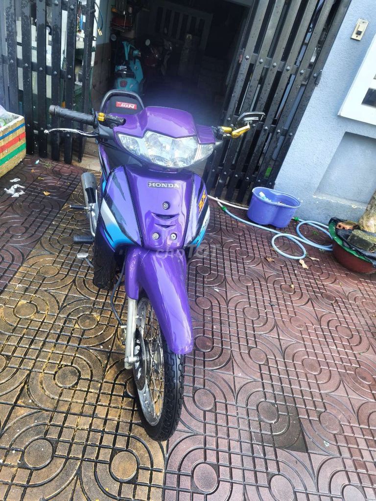 Honda Wave Thái 2002 màu Tím. Mua bán Xe máy tại Thành phố Thủ Đức Tp Hồ Chí Minh được đăng bởi kem tươi cafe hình 1