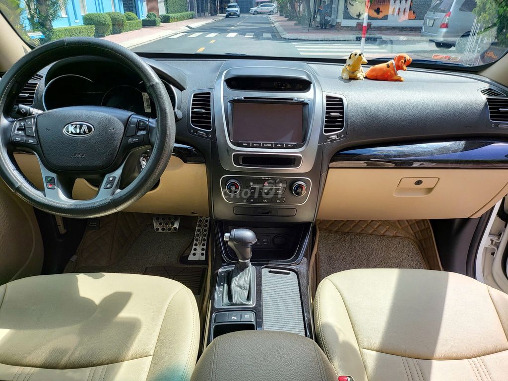 Kia Sorento đk lần đầu t8/2017 máy xăng. Mua bán Ô tô tại Quận 10 Tp Hồ Chí Minh được đăng bởi Anh Thanh hình 11