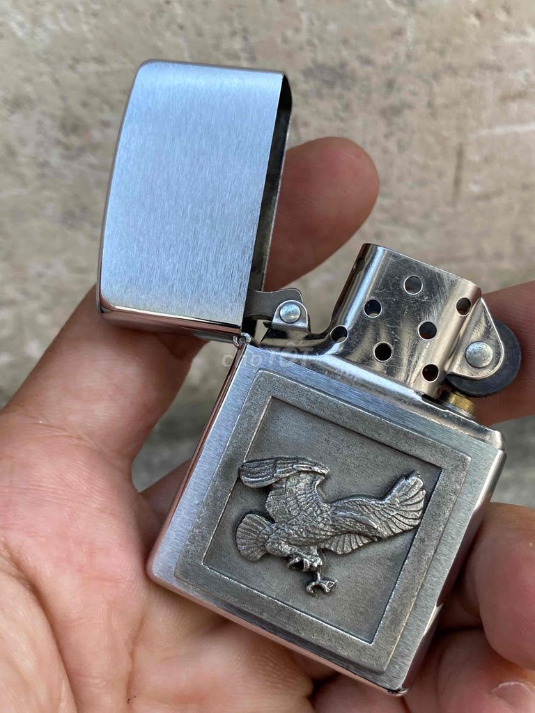 Zippo Mỹ đí lõm đời số 2002, hàng sưu tầm