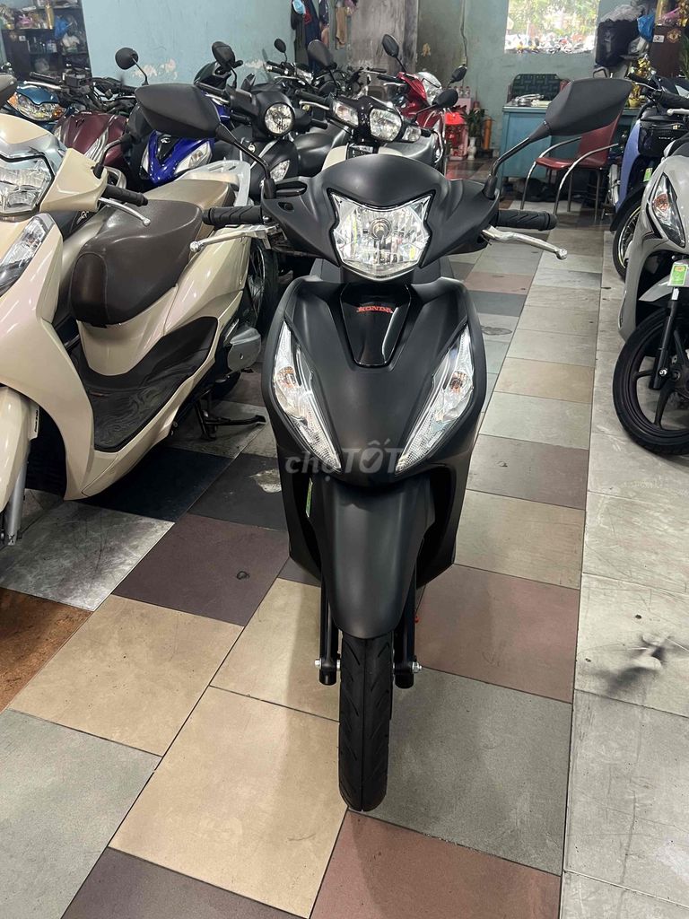 mới về vision đen nhám (đ B) mới như xe thùng nhe. Mua bán Xe máy tại Quận Phú Nhuận Tp Hồ Chí Minh được đăng bởi CuBi Thanh Sơn hình 2