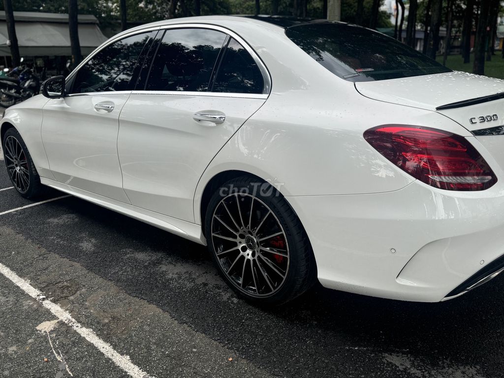 Mercedes Benz C Class 2017 C300 AMG - 42000 km. Mua bán Ô tô tại Quận Gò Vấp Tp Hồ Chí Minh được đăng bởi Đông Hy hình 2