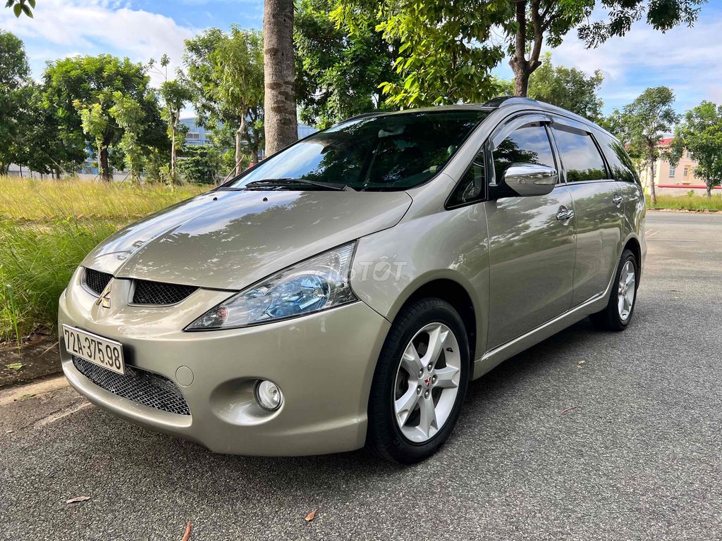 Mitsubishi Grandis 2009 2.4 Mivec - 125000 km