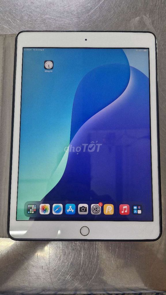 Apple iPad Gen 8 32GB Trắng Đã sử dụng. Mua bán Máy tính bảng tại Quận 11 Tp Hồ Chí Minh được đăng bởi Joyland hình 1