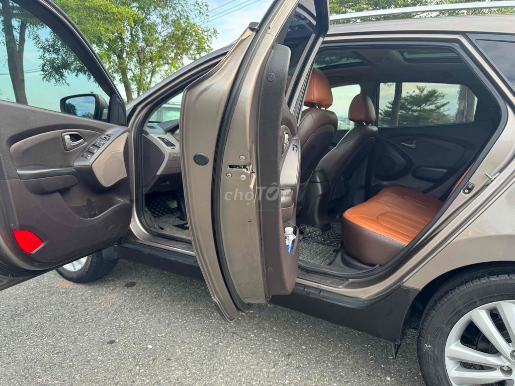 Hyundai Tucson 2010 2.0 AT 4WD. Mua bán Ô tô tại Quận Cẩm Lệ Đà Nẵng được đăng bởi Anh Tân hình 7