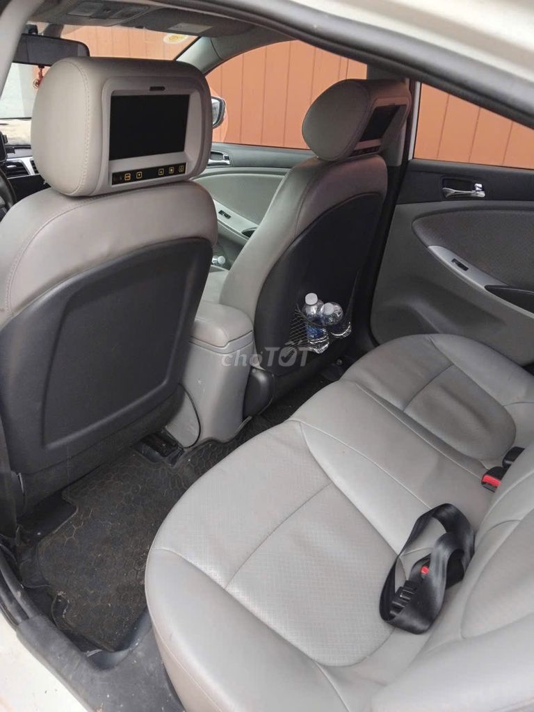 Hyundai Accent 2012 Автомат Белый
