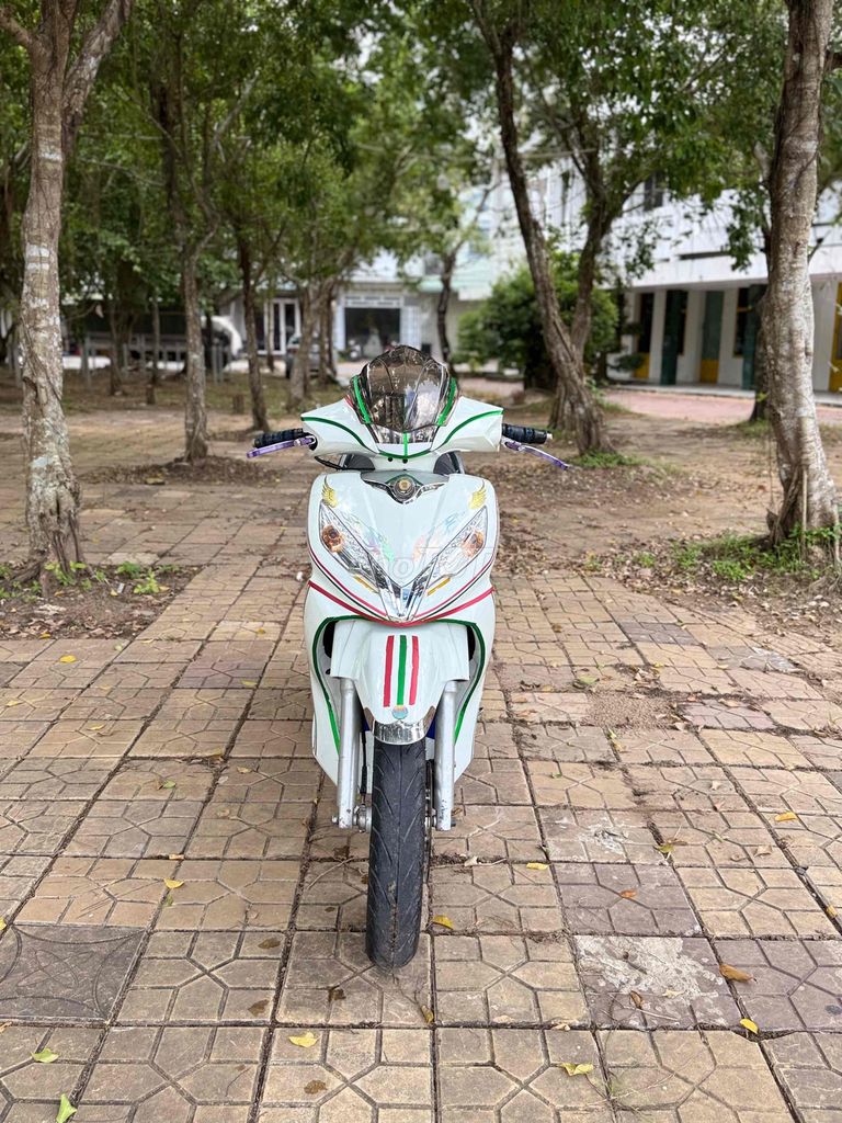 -Em Bán Shark 125cc Máy Zin Êm Thì Thầm. Mua bán Xe máy tại Huyện Phong Điền Cần Thơ được đăng bởi Danh Hà hình 1