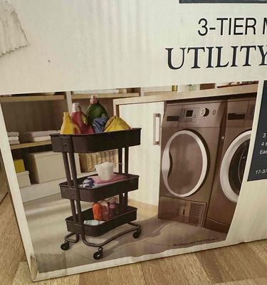 Thanh lý nhanh Kệ 3 tầng có bánh xe xuất IKEA. Mua bán Tủ, kệ gia đình tại Quận Long Biên Hà Nội được đăng bởi Hong