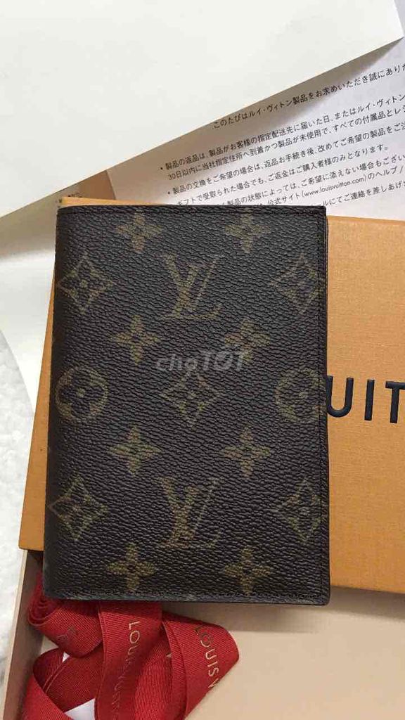 Ví hộ chiếu Louis Vuitton Monogram Canvas Nâu. Mua bán Túi xách tại Quận 3 Tp Hồ Chí Minh được đăng bởi Nguyen Xuan Anh hình 1