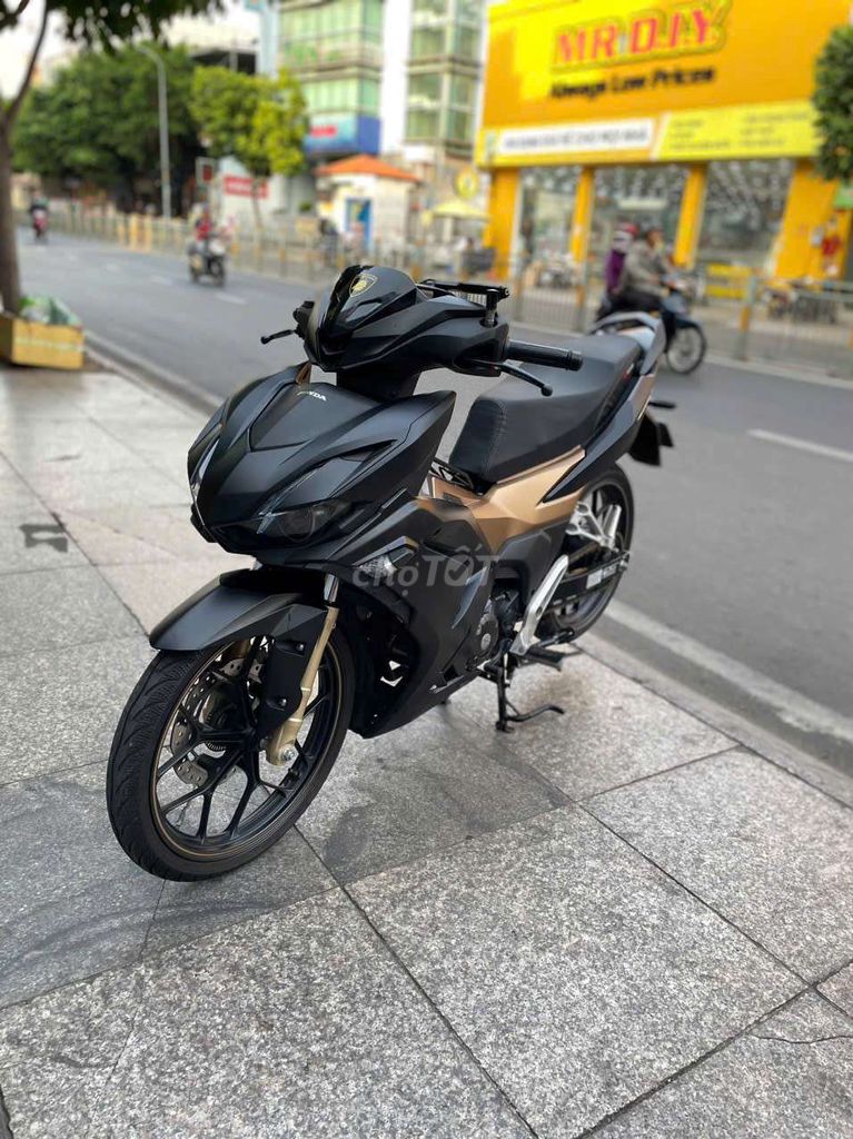 Honda winner v3 ABS 2023 mới 90% bstp chính chủ. Mua bán Xe máy tại Quận Tân Phú Tp Hồ Chí Minh được đăng bởi Tuanduy hình 1