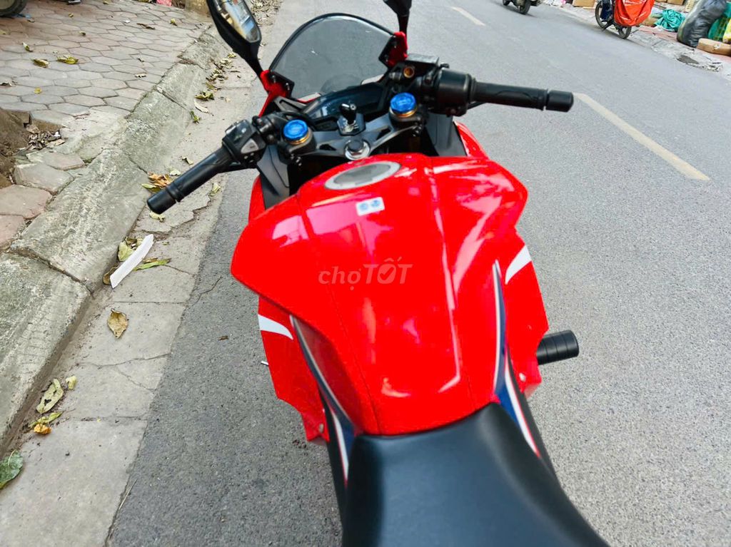 Honda CBR Đỏ, xanh, trắng 3452 km. Mua bán Xe máy tại Quận Nam Từ Liêm Hà Nội được đăng bởi MAI HÒA hình 3