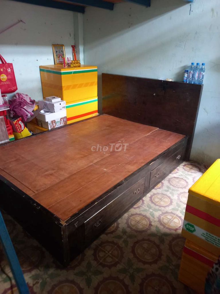 Giường ngủ Gỗ thịt 1.5m x 2m Nâu. Mua bán Giường, chăn ga gối nệm tại Thành phố Dĩ An Bình Dương được đăng bởi Trần Minh Tùng hình 1