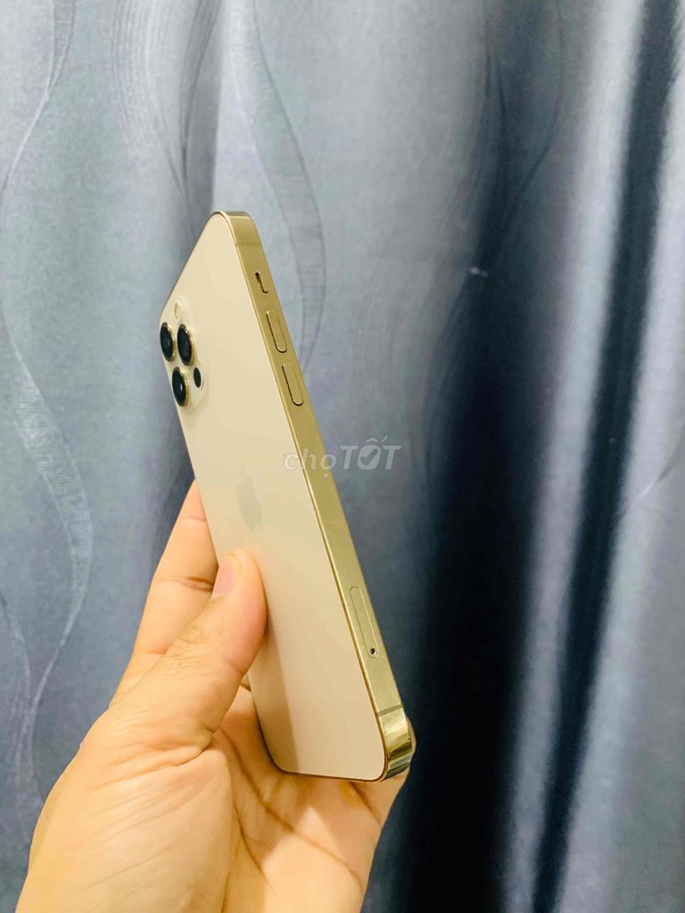 iphone 12 pro  256gb quốc tế zin áp ốc đẹp 99%. Mua bán Điện thoại tại Quận Ninh Kiều Cần Thơ được đăng bởi shop một chín tám tám hình 5