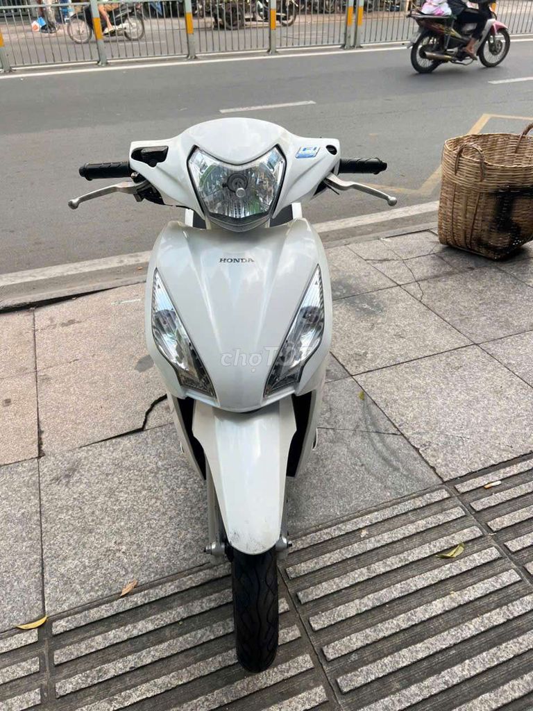 Honda vision 2018 mới 90% biển số thành phố. Mua bán Xe máy tại Quận Tân Phú Tp Hồ Chí Minh được đăng bởi Tuanduy hình 5