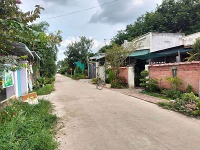 Cần bán Gấp đất đt 194,6m, sổ đỏ nở hậu gầnchợ trường học xã Lộc Ninh. Mua bán đất tại Huyện Dương Minh Châu Tây Ninh được đăng bởi Tên chưa cung  Lê Nhanh 
