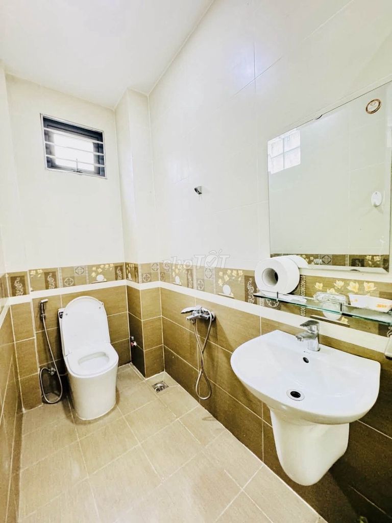 Дом, 5 этажей, Хюинь Ван Бань, Фунюан, 43м², 10.99 млрд