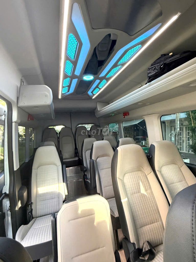 Ford Transit Premium 2025 16 chỗ. Mua bán Ô tô tại Quận 8 Tp Hồ Chí Minh được đăng bởi Tiến Phát hình 6