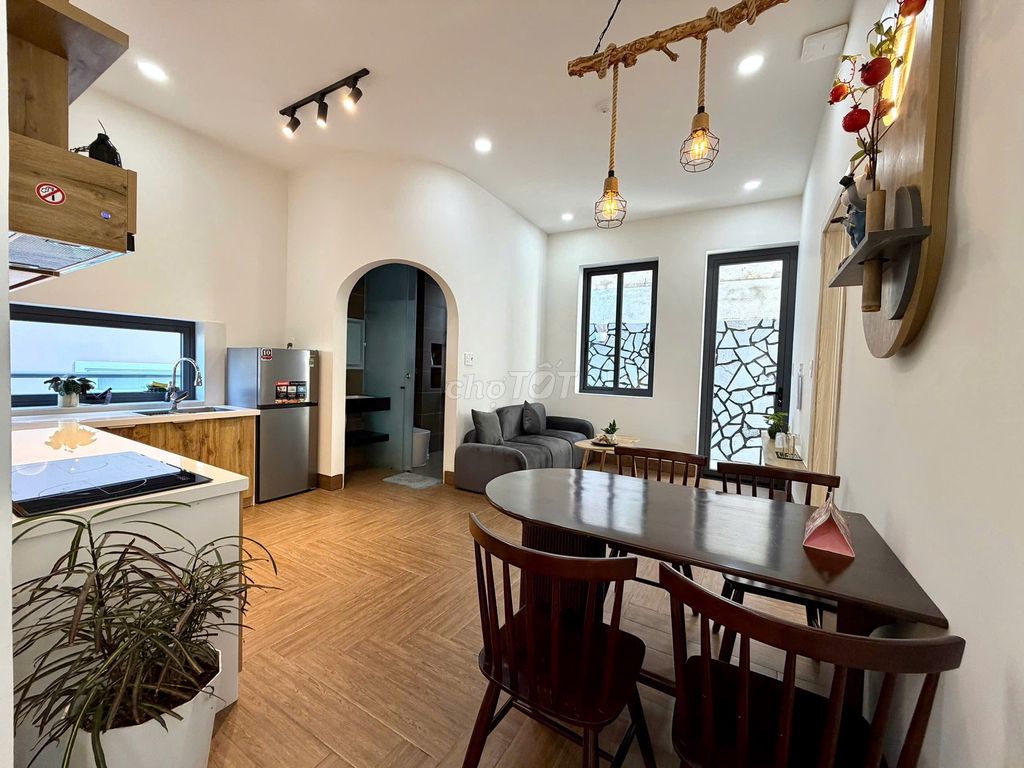 CHO THUÊ CĂN HỘ 2 PN CÓ BAN CÔNG VIEW ĐẸP FULL NỘI THẤT PHƯỜNG 6