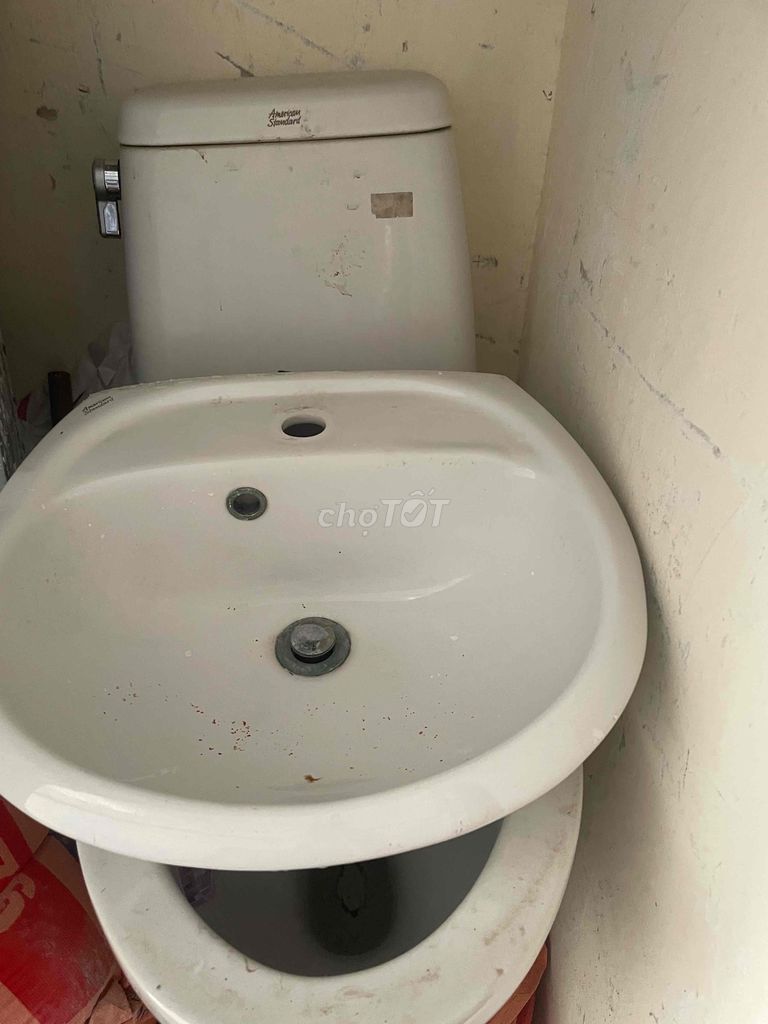 Thanh lý lavabo + bồn cầu american cũ